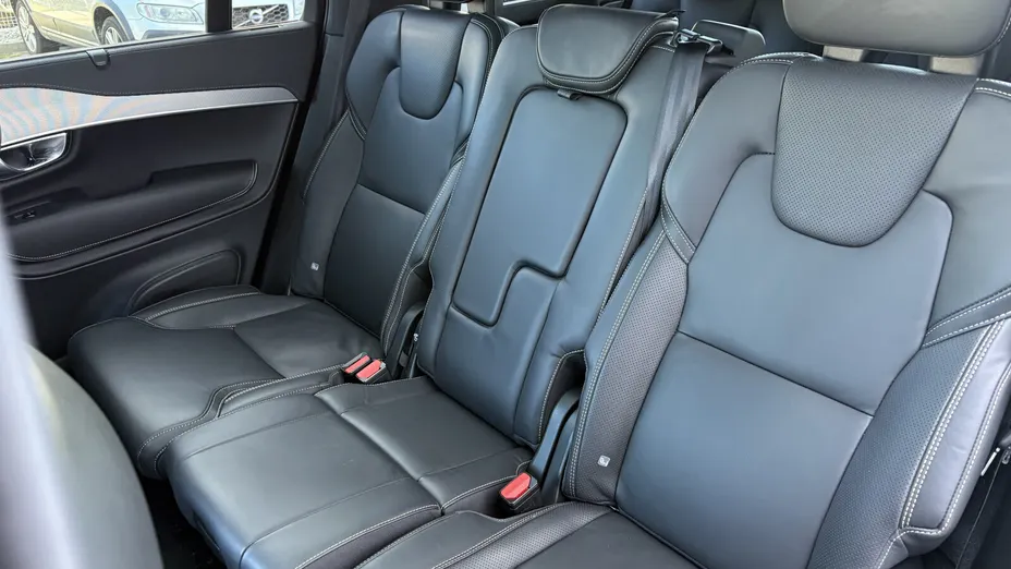 VOLVO XC90 XC90 T8 AWD Plug-In Hybrid Ultra Dark 7os aut