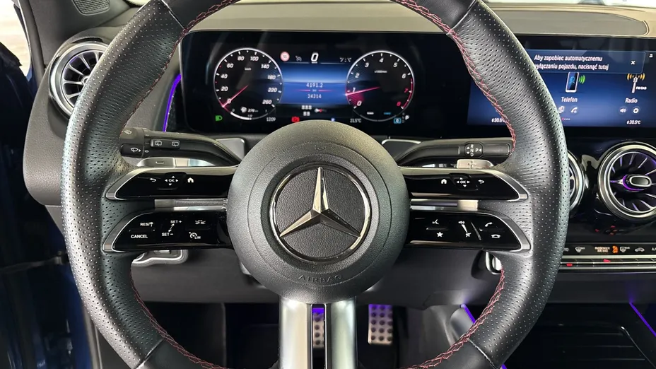 MERCEDES-BENZ GLB GLB 200 mHEV AMG Line 7G-DCT