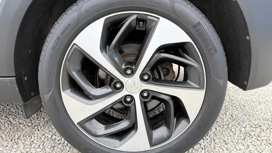 HYUNDAI Tucson -
