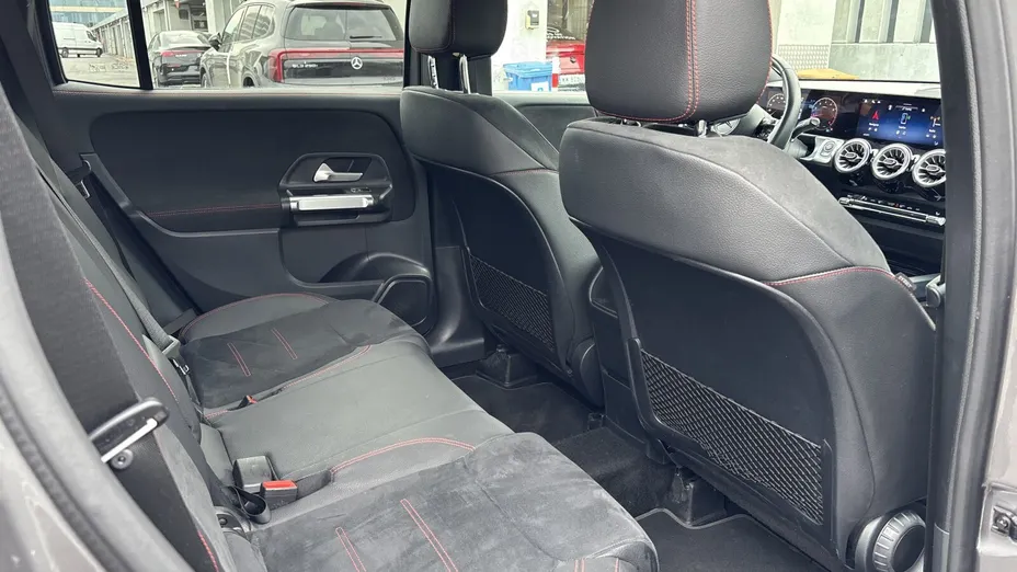 MERCEDES-BENZ GLB GLB 200 mHEV AMG Line 7G-DCT