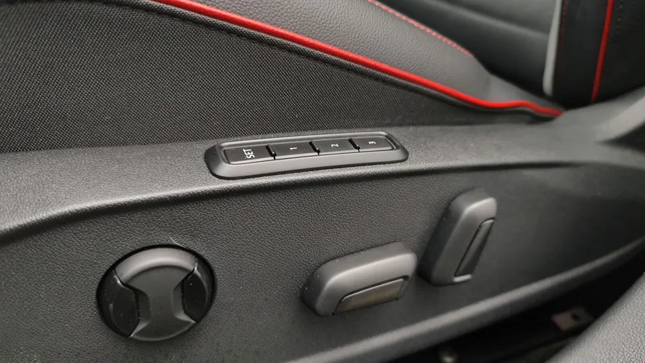 VOLKSWAGEN Golf Golf VIII 2.0 TSI GTI DSG