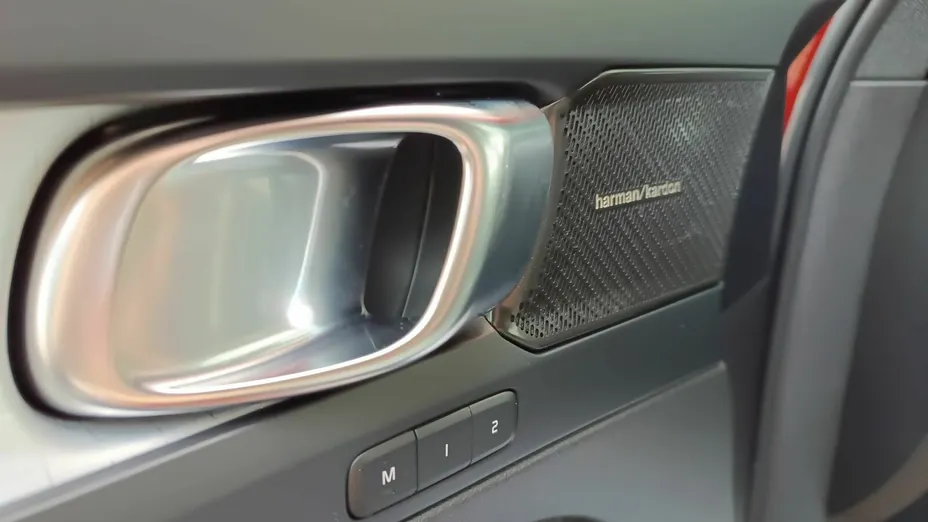 VOLVO XC40 XC40 B3 Plus Dark aut