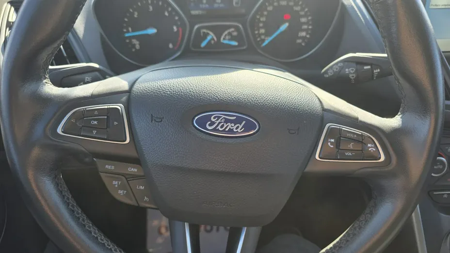 FORD Kuga -