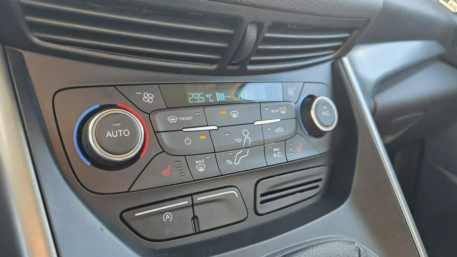 FORD Kuga -