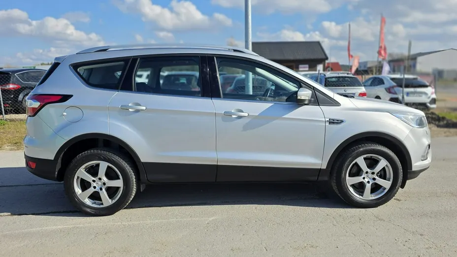 FORD Kuga -