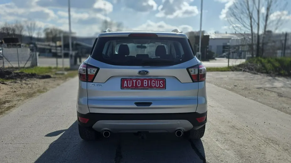 FORD Kuga -