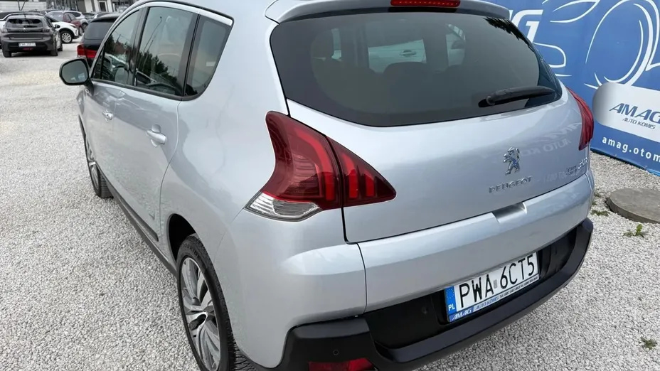 PEUGEOT 3008 -