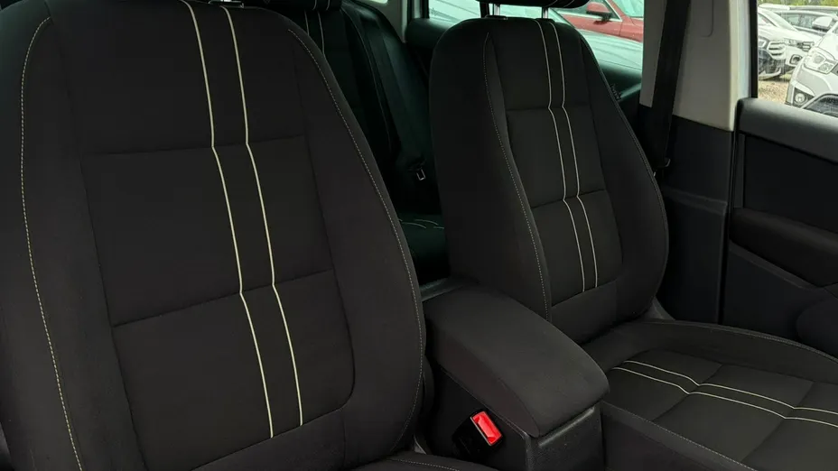 VOLKSWAGEN Tiguan -