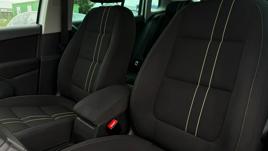 VOLKSWAGEN Tiguan -