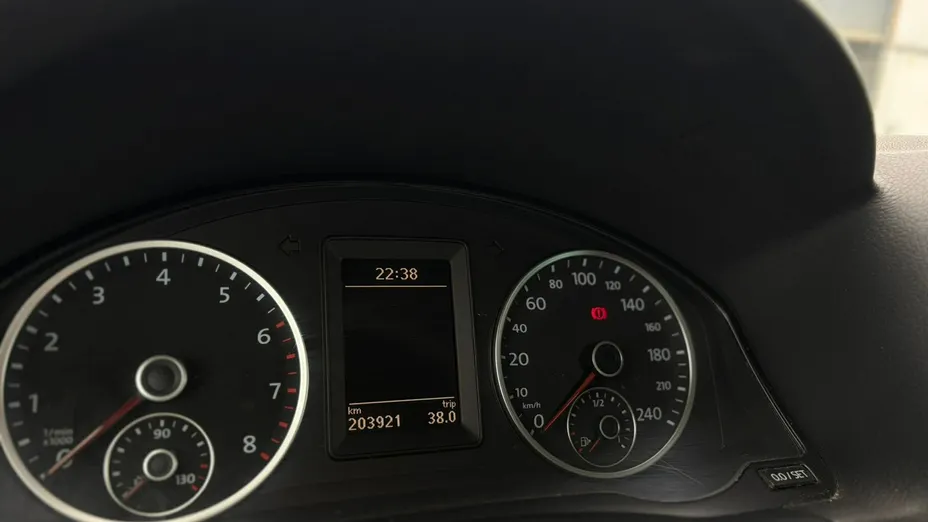 VOLKSWAGEN Tiguan -