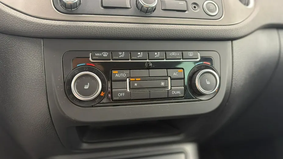 VOLKSWAGEN Tiguan -