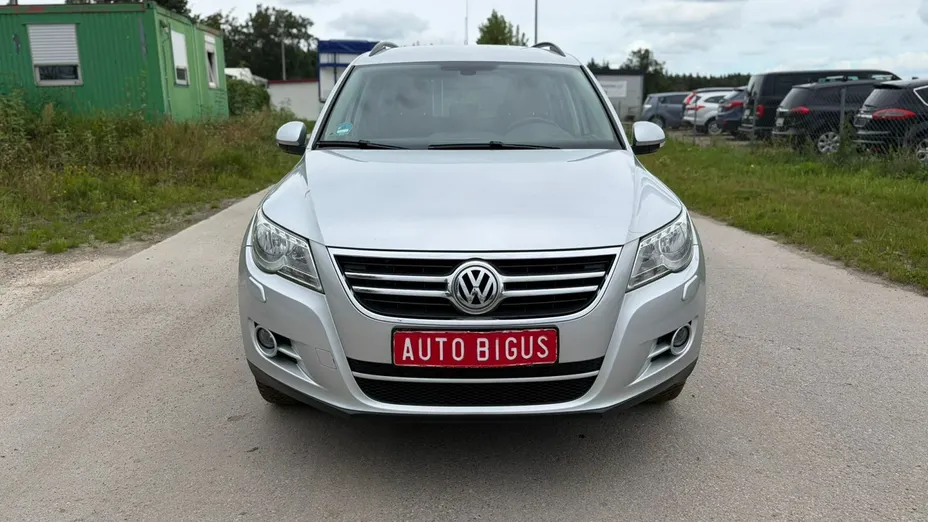 VOLKSWAGEN Tiguan -