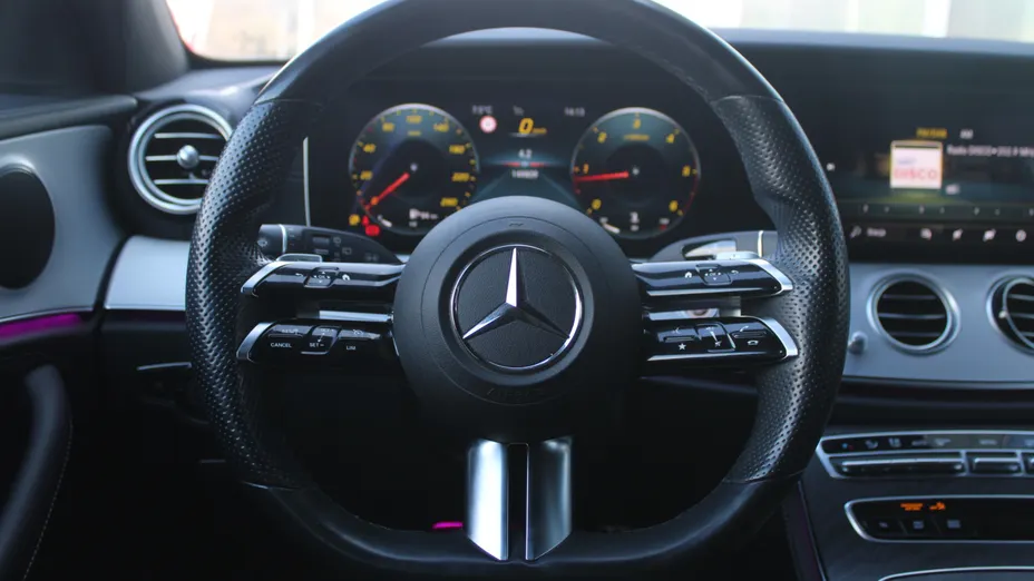 MERCEDES-BENZ E Klasa E 220 d 4-Matic 9G-TRONIC