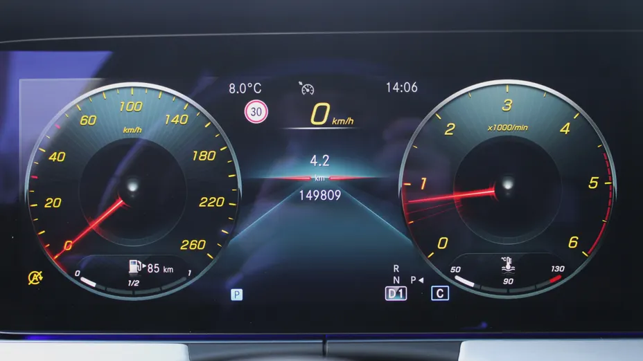 MERCEDES-BENZ E Klasa E 220 d 4-Matic 9G-TRONIC