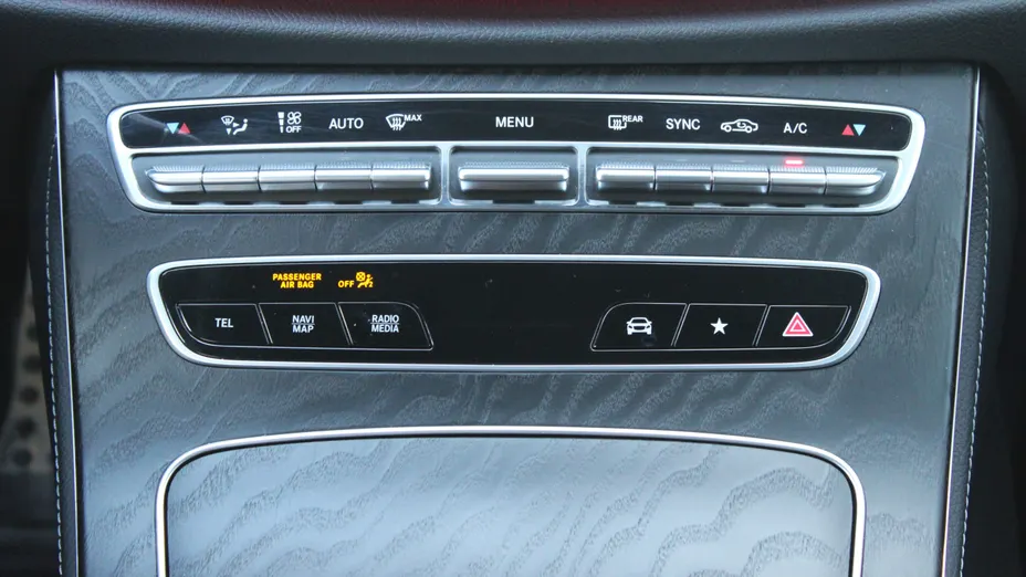 MERCEDES-BENZ E Klasa E 220 d 4-Matic 9G-TRONIC