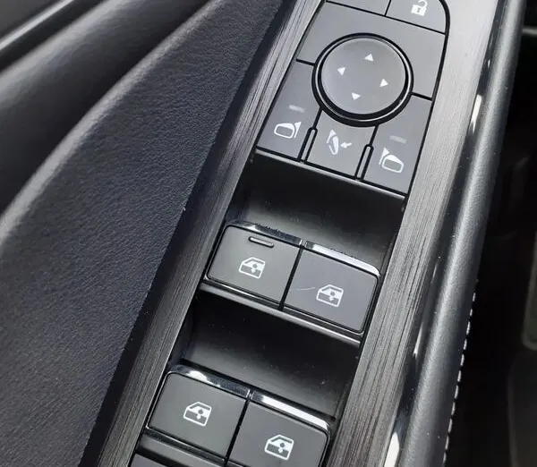 NISSAN Qashqai Qashqai 1.3 DIG-T mHEV N-Connecta Xtronic