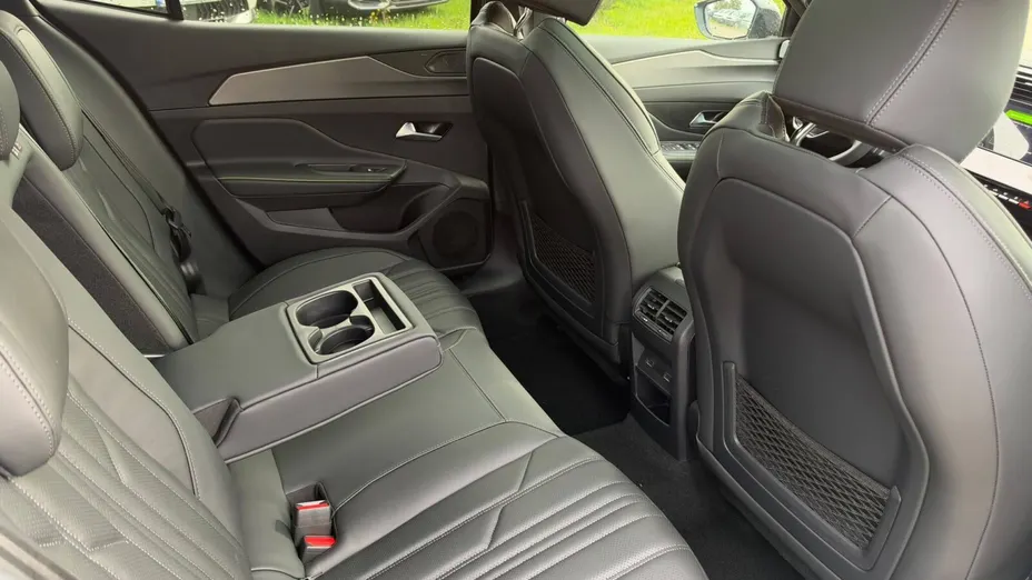 PEUGEOT 408 408 1.2 PureTech mHEV GT Exclusive S&S e-DCS6 Nowy