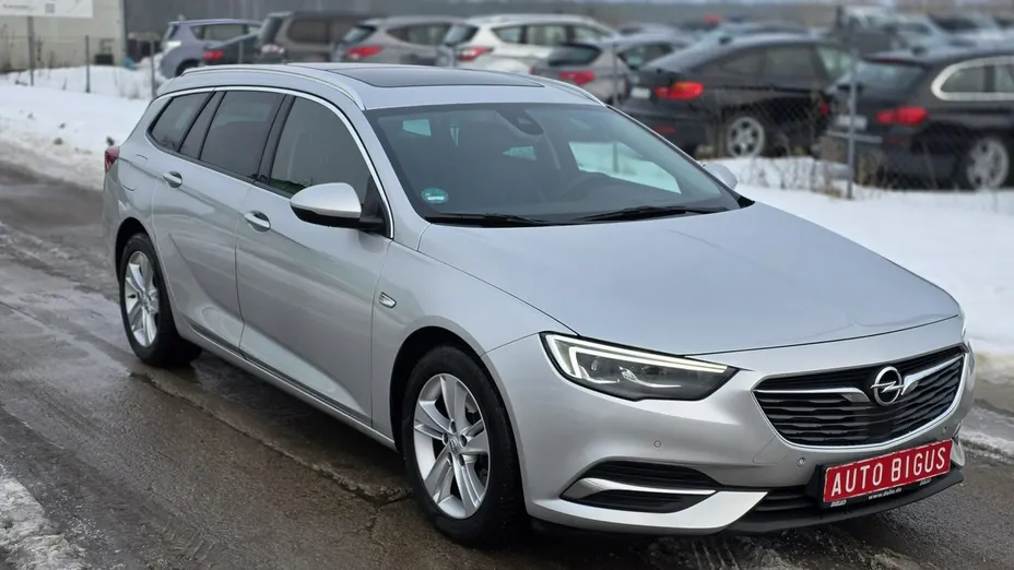 OPEL Insignia -