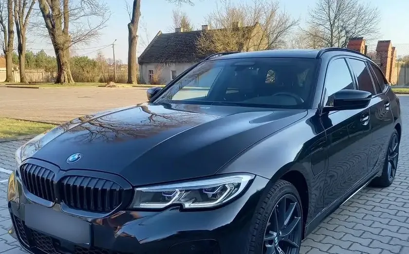 BMW Seria 3 330e xDrive M Sport sport-aut