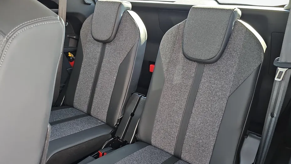 PEUGEOT 5008 5008 1.6 PureTech Allure S&S EAT8