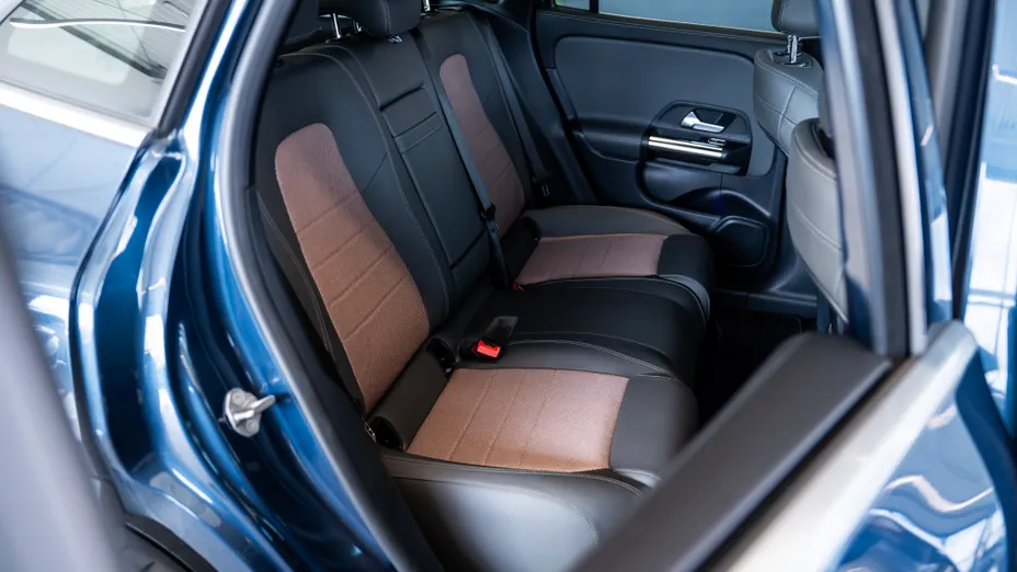 MERCEDES-BENZ EQA EQA 250 66.5kWh Electric Art