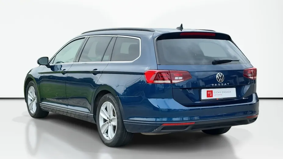 VOLKSWAGEN Passat -