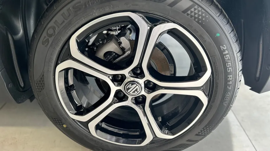 MG ZS ZS 1.5 HEV+ Excite aut Nowy