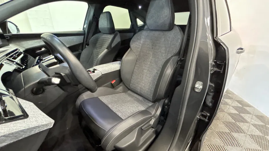 PEUGEOT 3008 -
