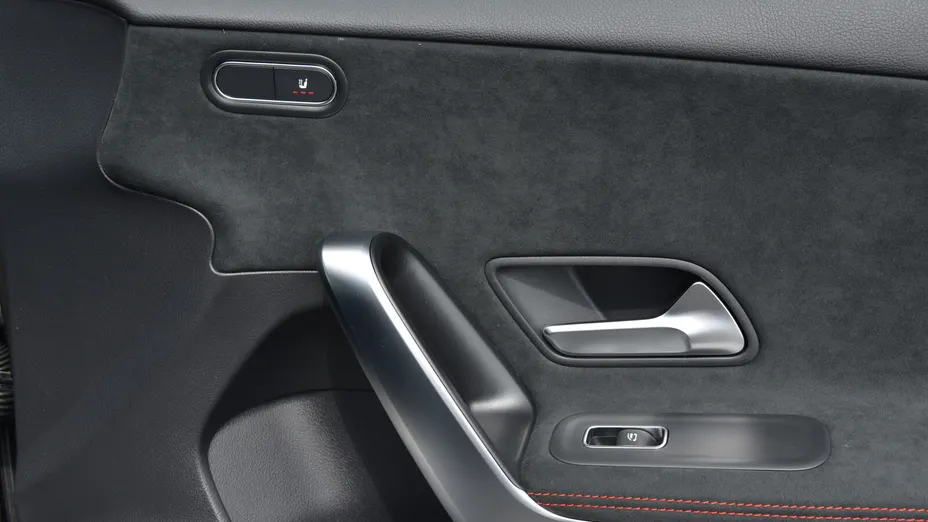 MERCEDES-BENZ A Klasa A 200 AMG Line 7G-DCT