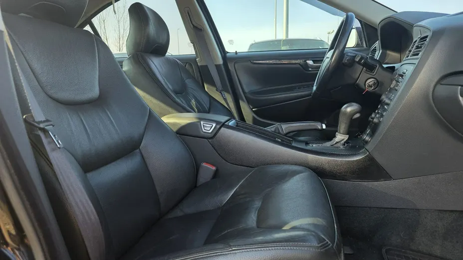VOLVO S60 -