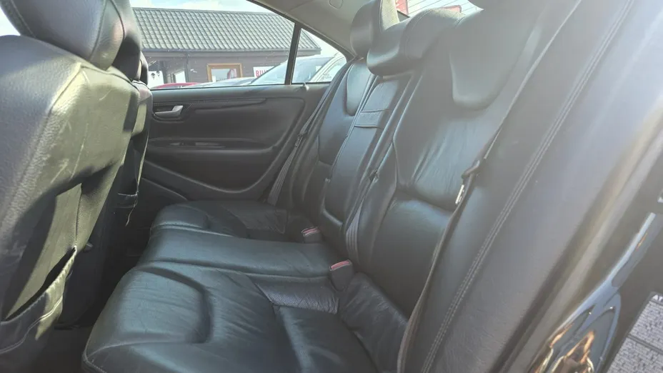 VOLVO S60 -