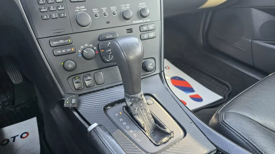 VOLVO S60 -