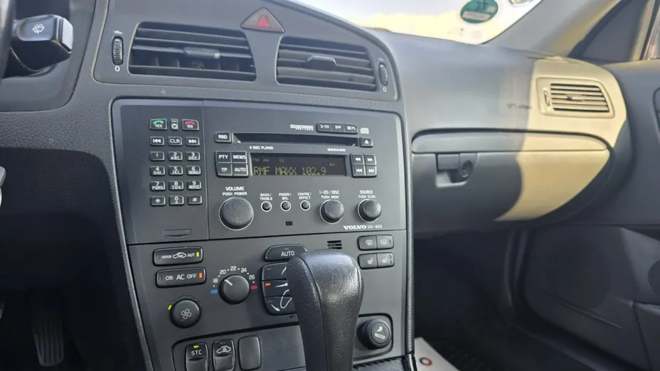 VOLVO S60 -