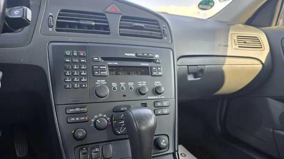 VOLVO S60 -