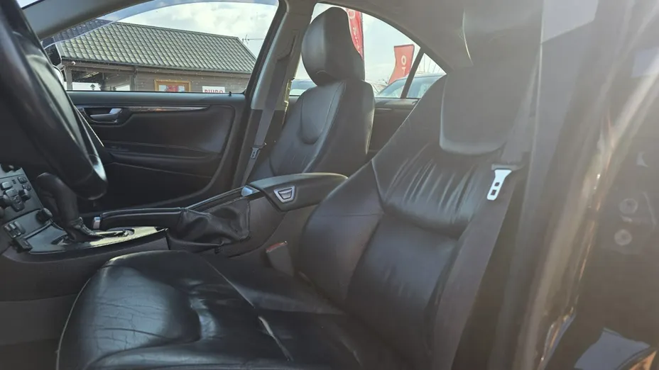VOLVO S60 -