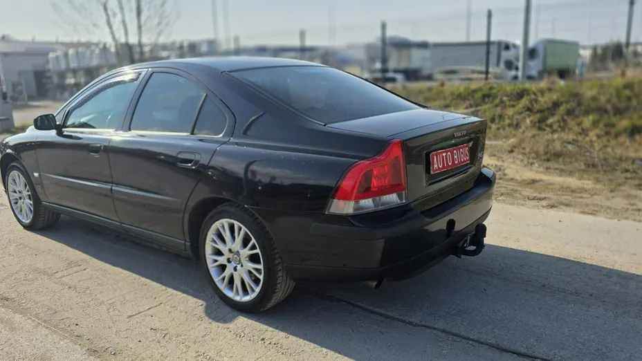 VOLVO S60 -