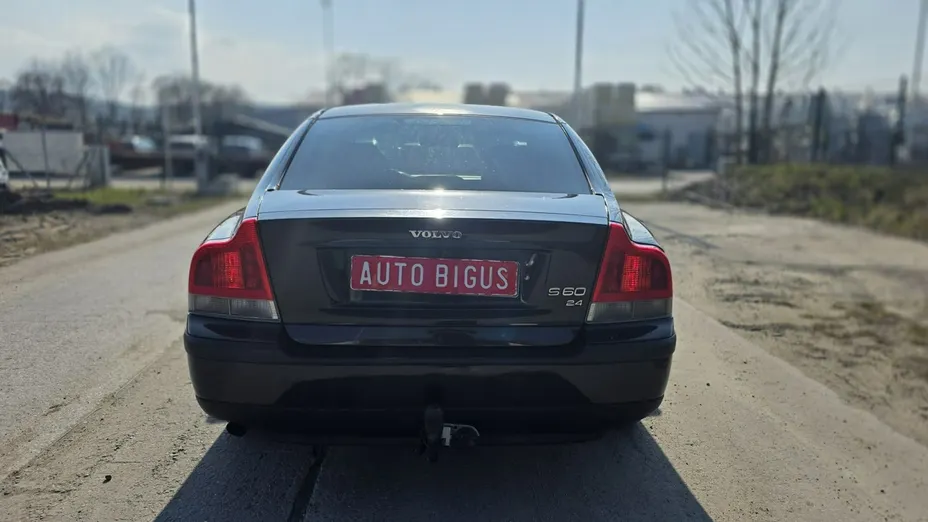VOLVO S60 -