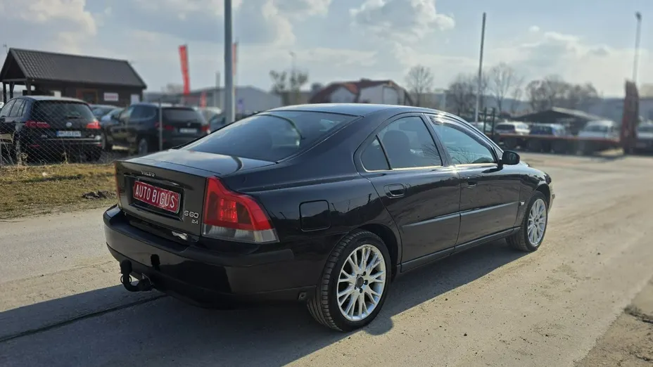 VOLVO S60 -