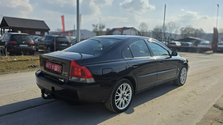 VOLVO S60 -