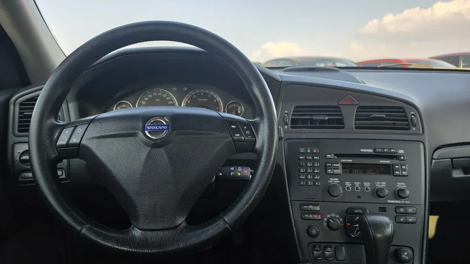 VOLVO S60 -