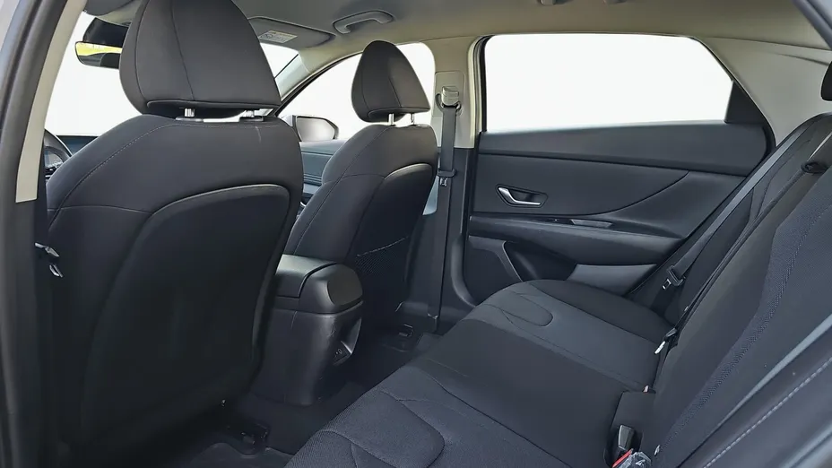 HYUNDAI Elantra Elantra 1.6 Modern