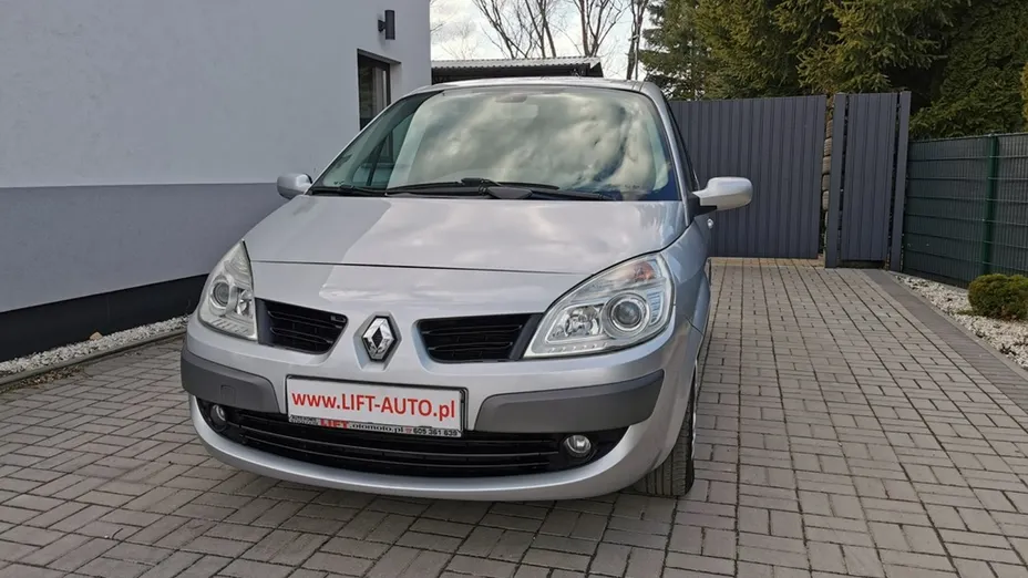 RENAULT Scenic -