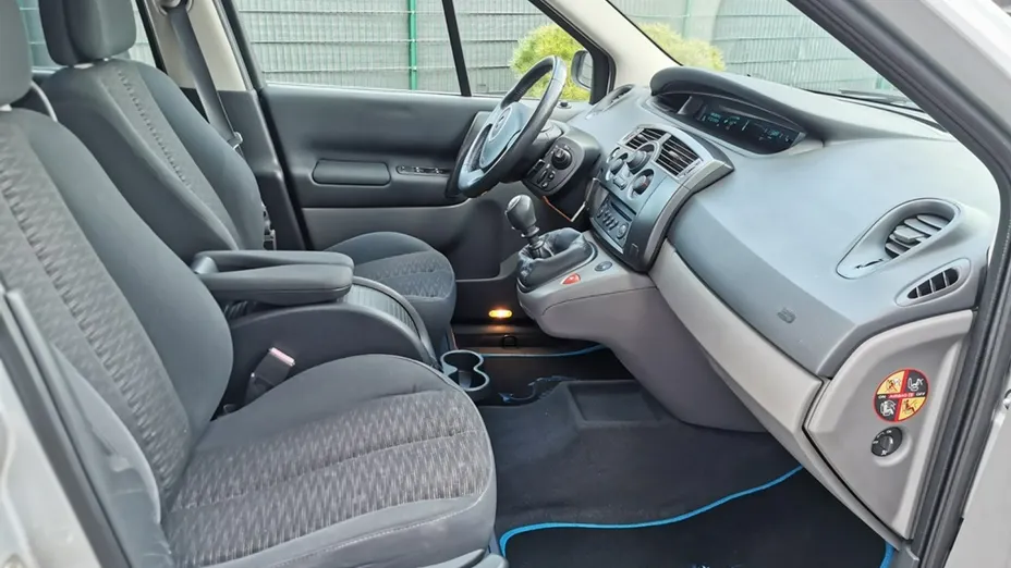 RENAULT Scenic -