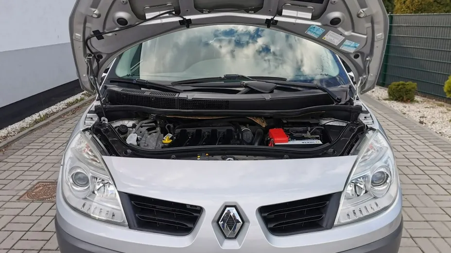 RENAULT Scenic -