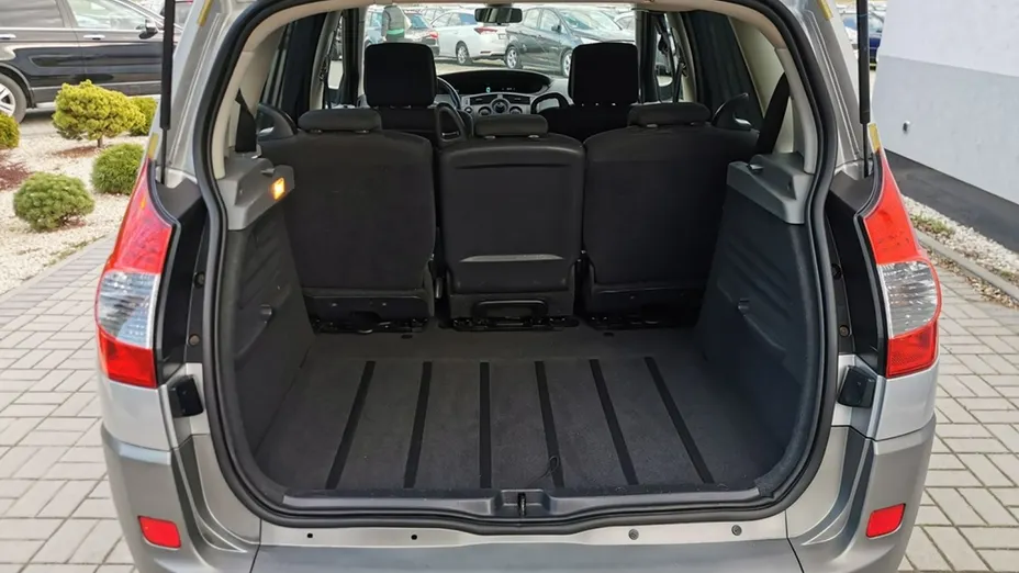 RENAULT Scenic -