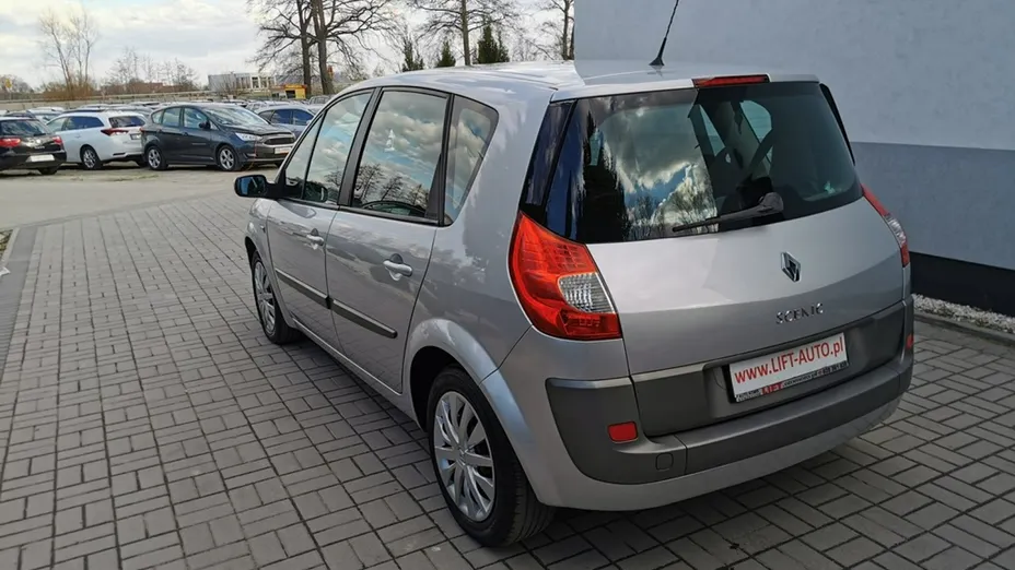 RENAULT Scenic -