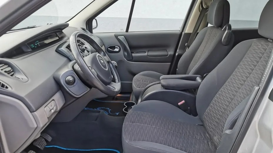 RENAULT Scenic -