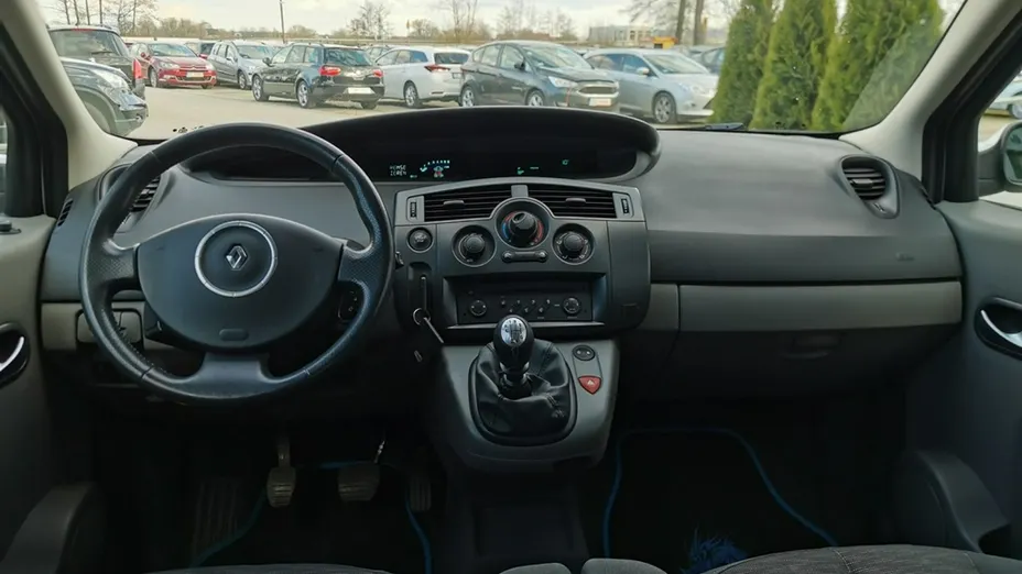 RENAULT Scenic -