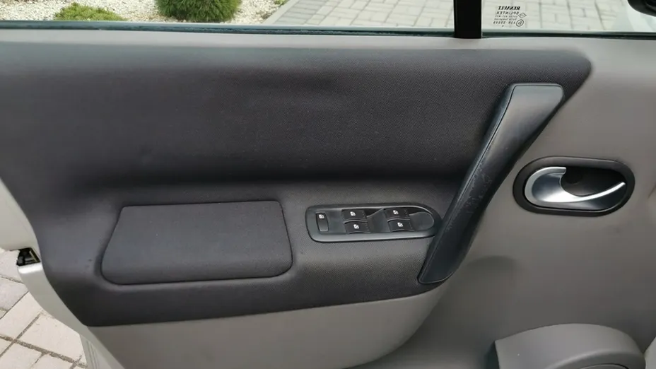 RENAULT Scenic -