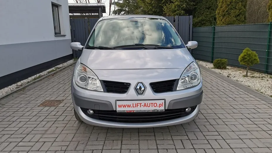 RENAULT Scenic -